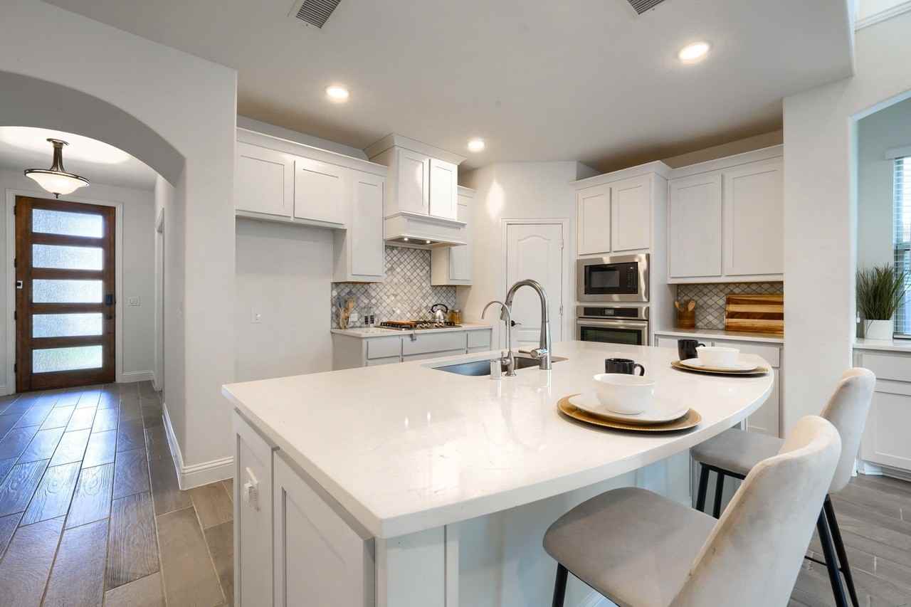 1312 Arrowwood Dr - Photo 5 of 40