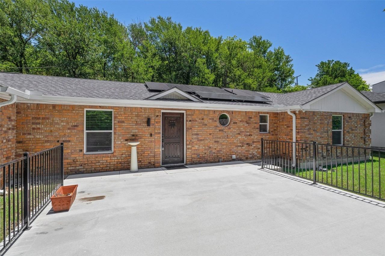 3905 Driskell Blvd - Photo 4 of 28