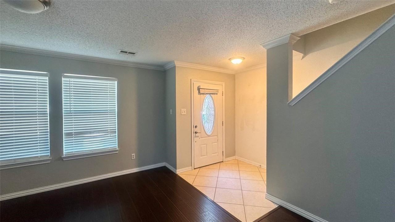 2601 Timberbrook Trl - Photo 4 of 15