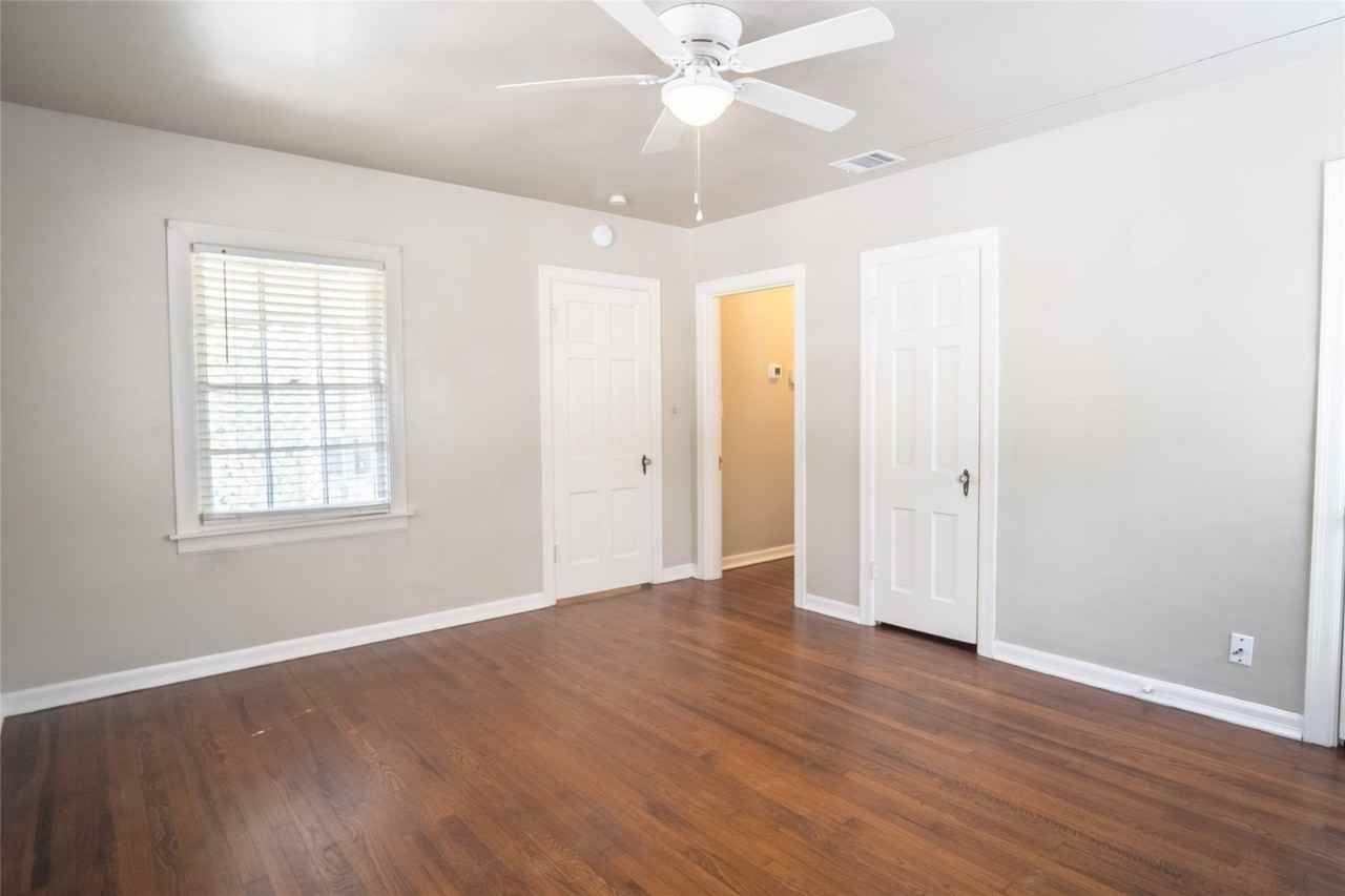 1558 W Shaw St - Photo 6 of 15