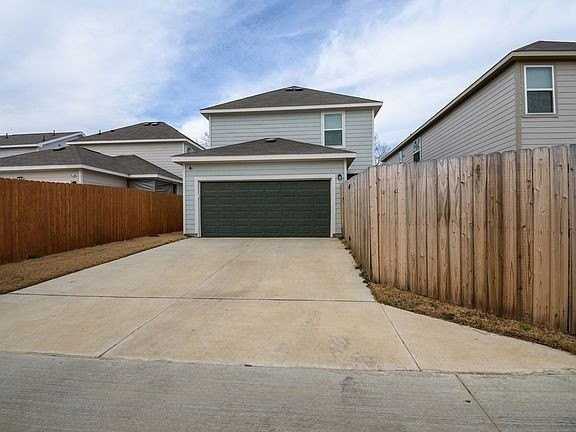 5632 Shore Point Trl - Photo 2 of 20