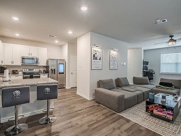 5632 Shore Point Trl - Photo 6 of 20