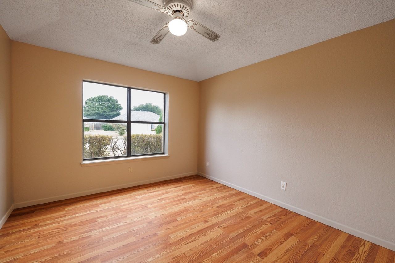 4510 Pamela Dr - Photo 6 of 40