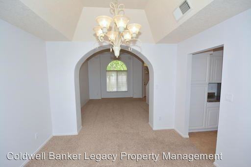 7805 Storrie Pl NE - Photo 3 of 25