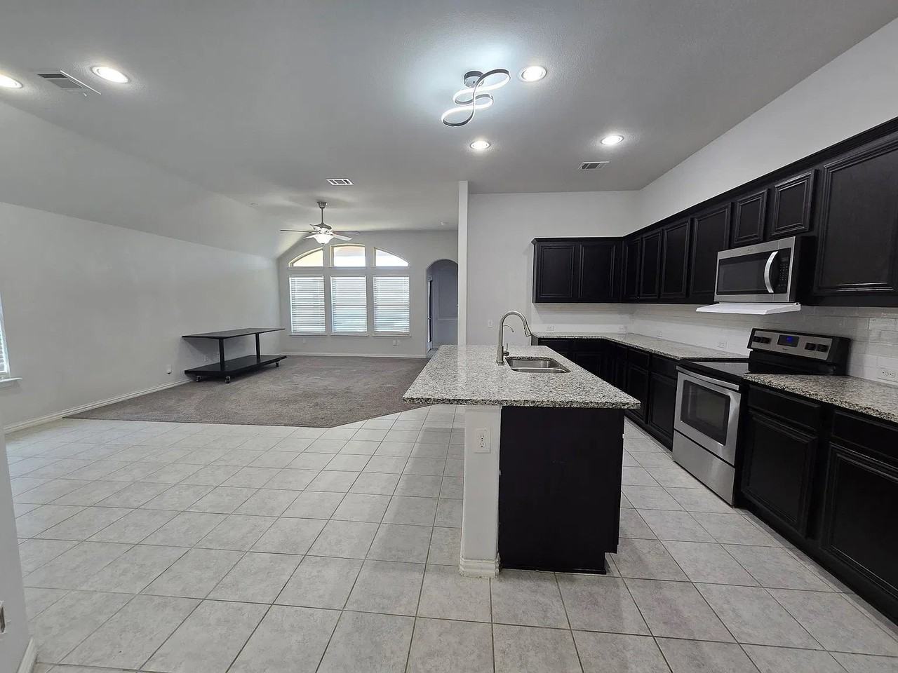 600 Windy Knoll Rd - Photo 6 of 12