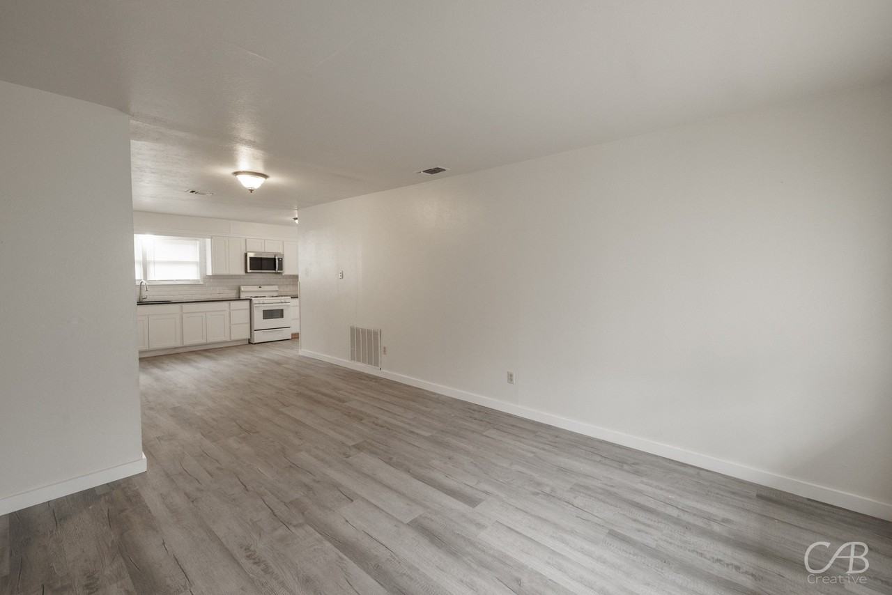 2121 Parramore St - Photo 3 of 32