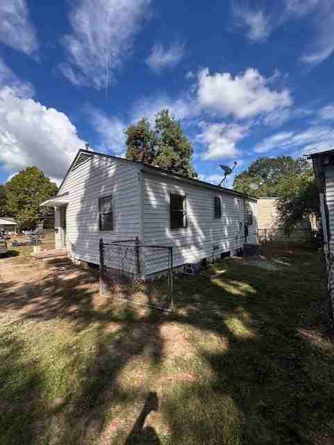 2761 Waggoner Ave - Photo 2 of 9