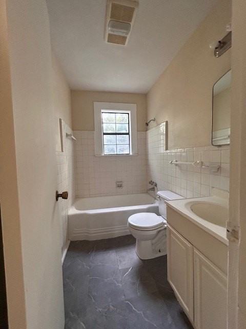 2761 Waggoner Ave - Photo 3 of 9