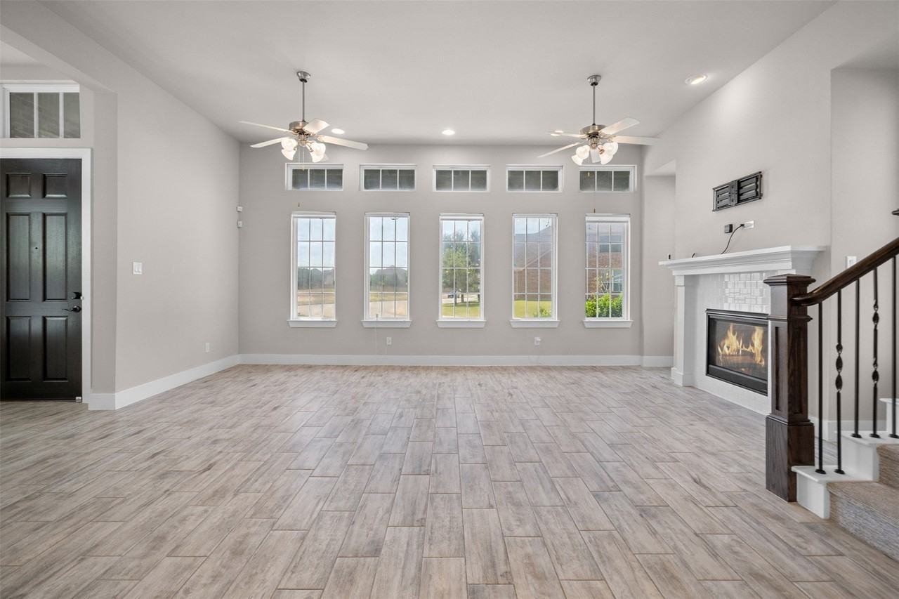 8091 Sunflower Ln - Photo 4 of 30