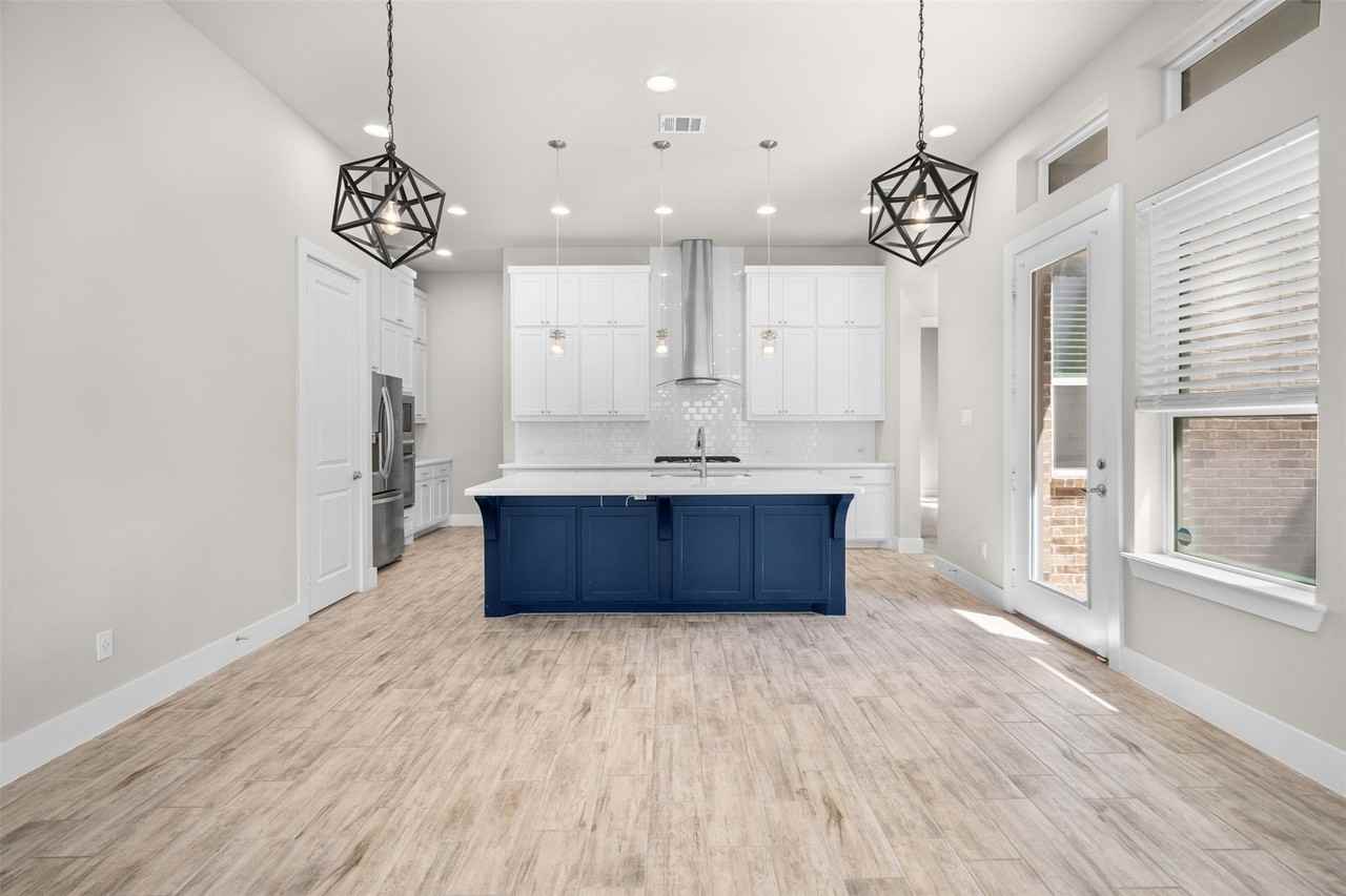 8091 Sunflower Ln - Photo 6 of 30
