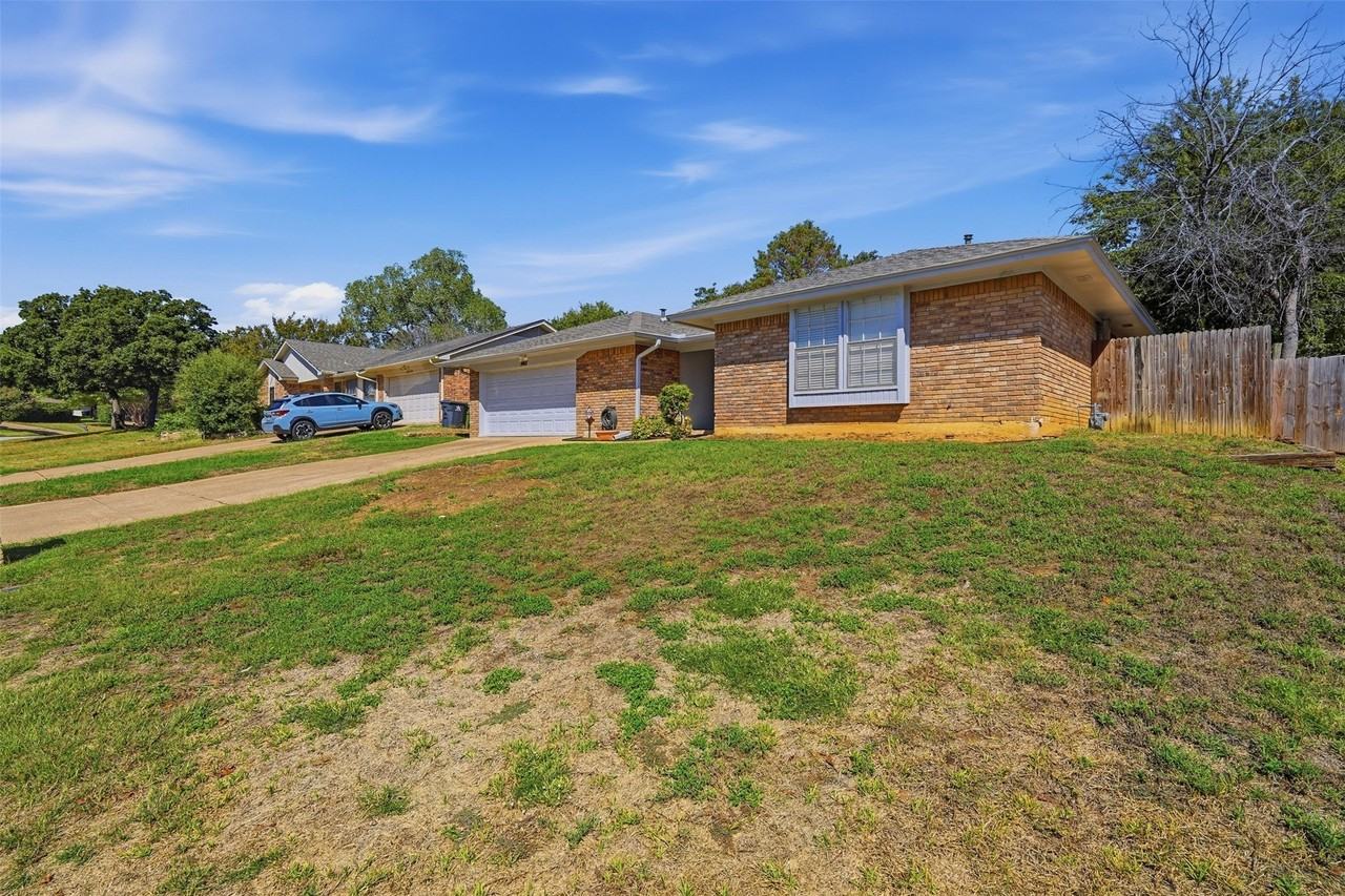 5917 Pleasant Hill Dr - Photo 3 of 35
