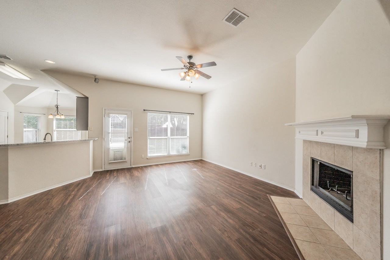 2612 Redcedar Dr - Photo 5 of 40