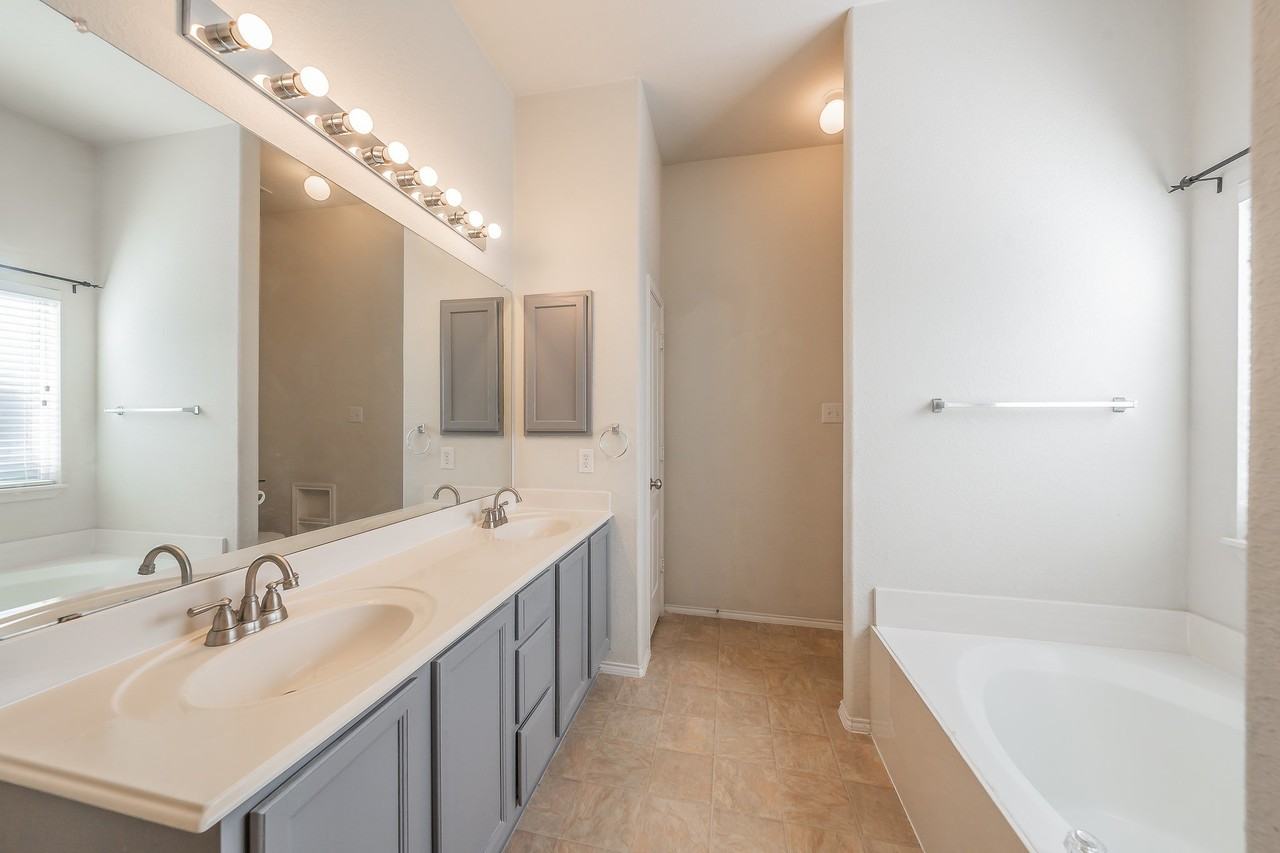 2612 Redcedar Dr - Photo 6 of 40
