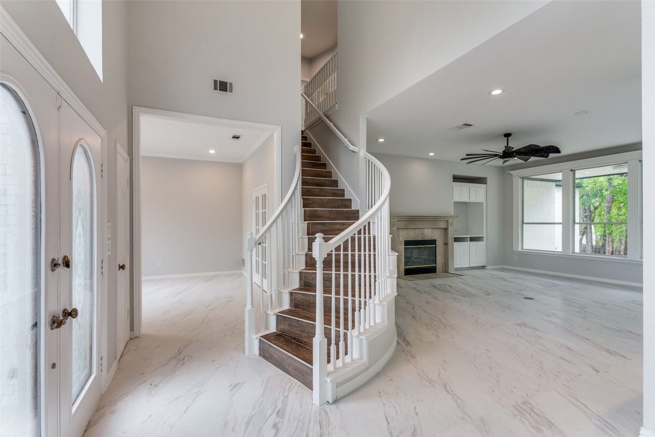 6315 Millwood Ct - Photo 4 of 25