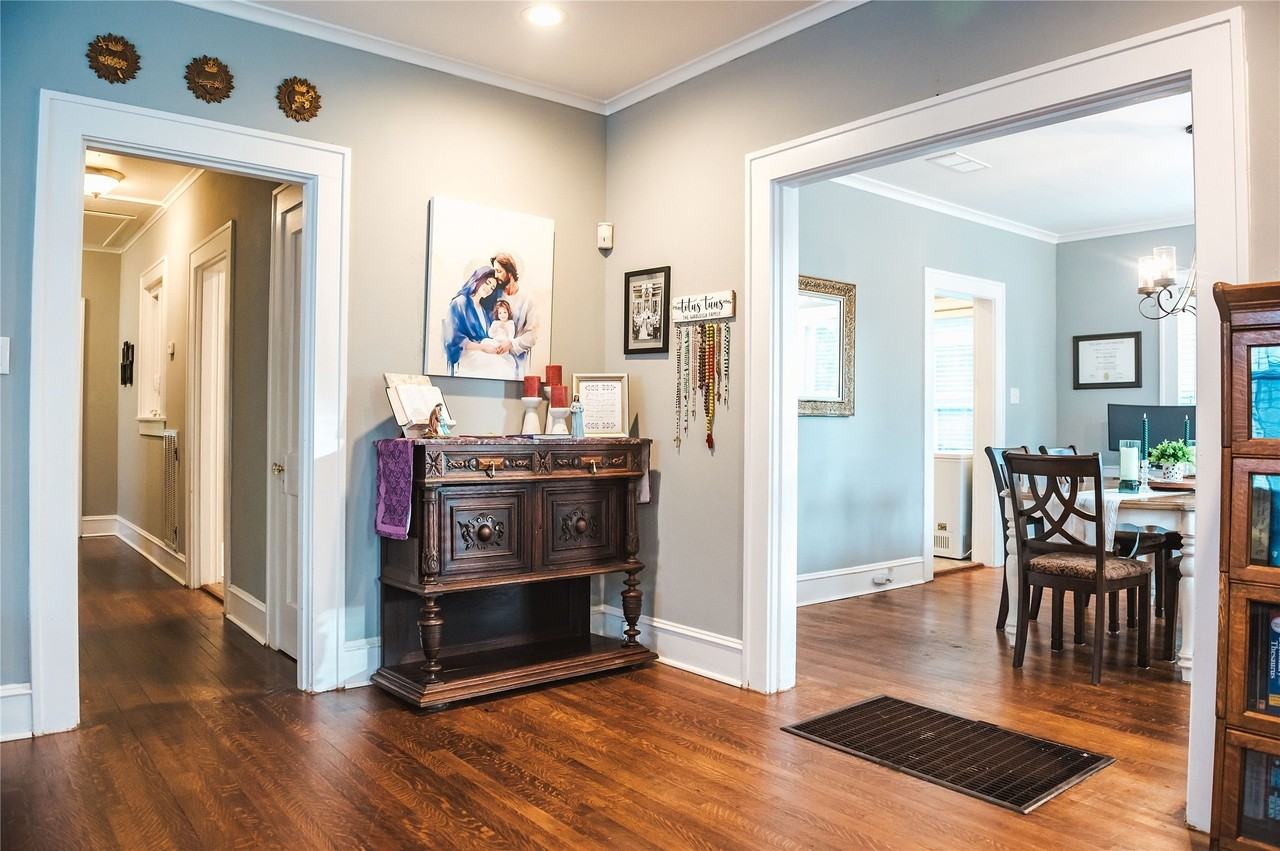 3467 Beverly Pl - Photo 4 of 15