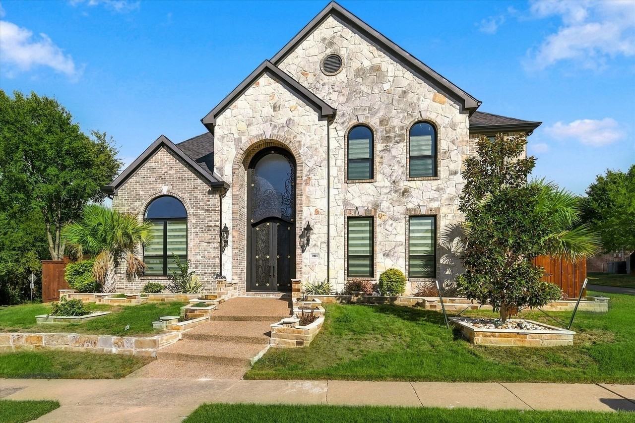 701 Wheaton Ct - Photo 3 of 40