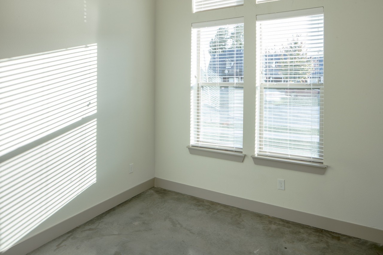 601 N Oak St #220 - Photo 6 of 12