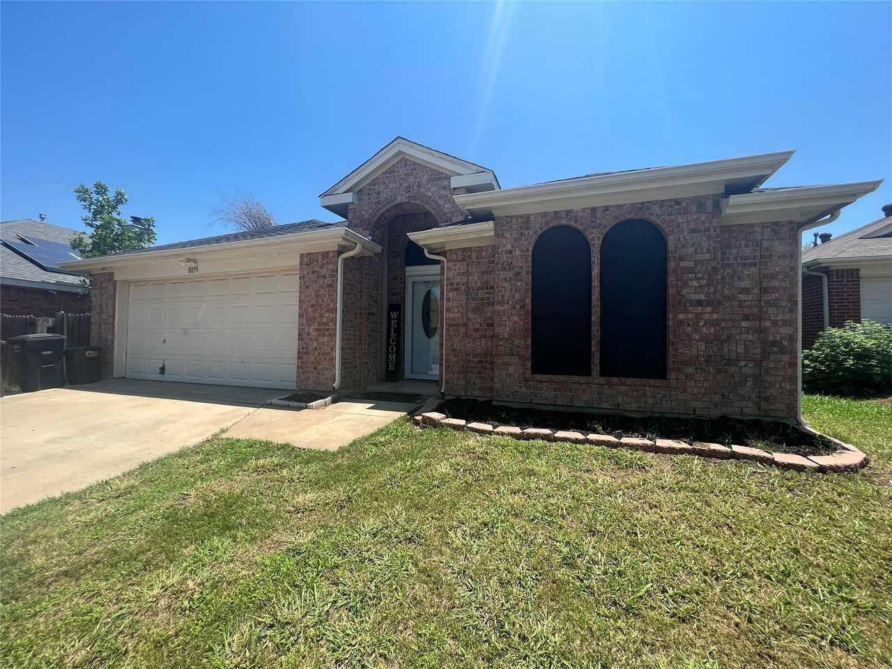 8059 Raleigh Ct - Photo 2 of 17