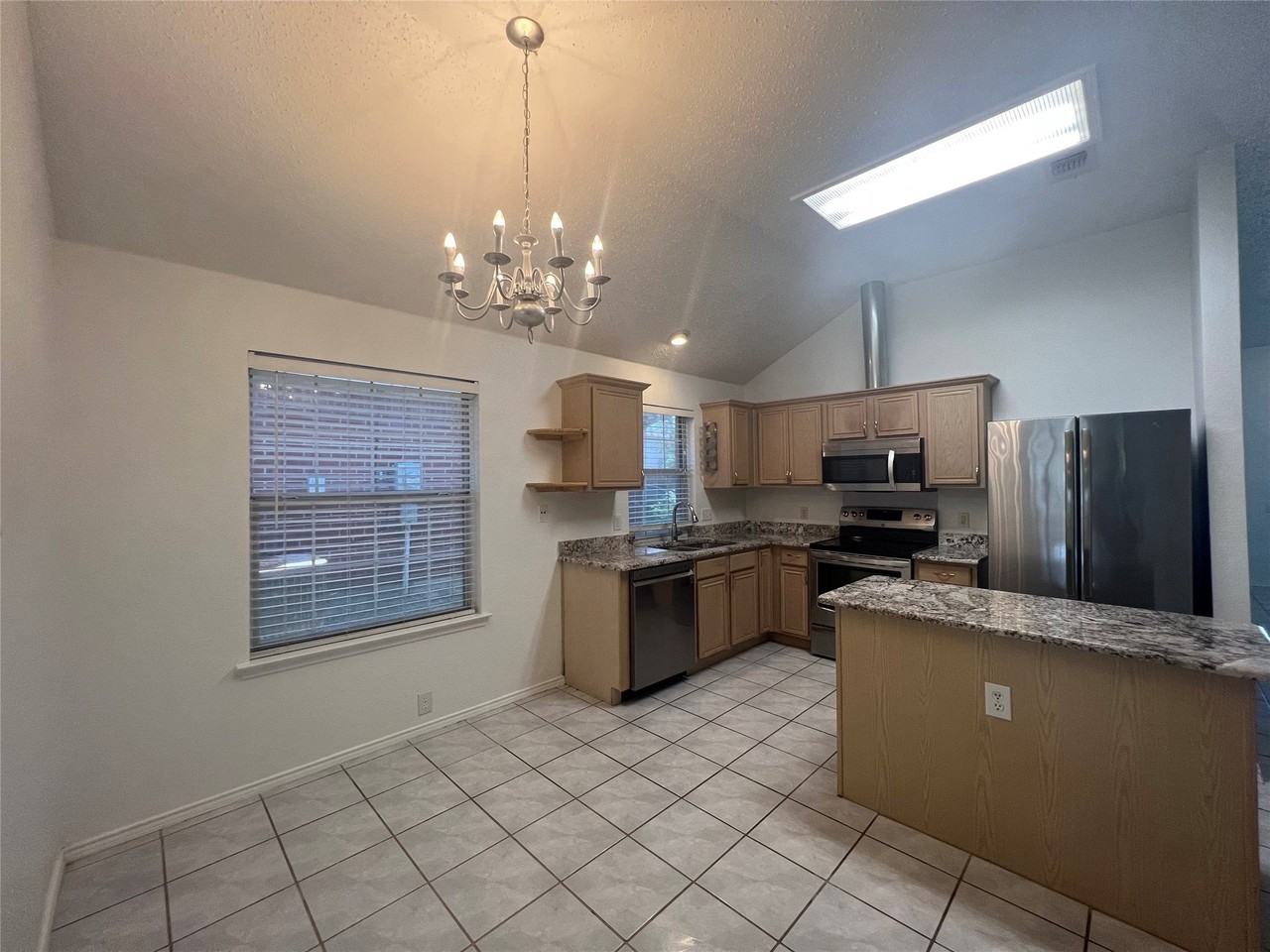 8059 Raleigh Ct - Photo 5 of 17