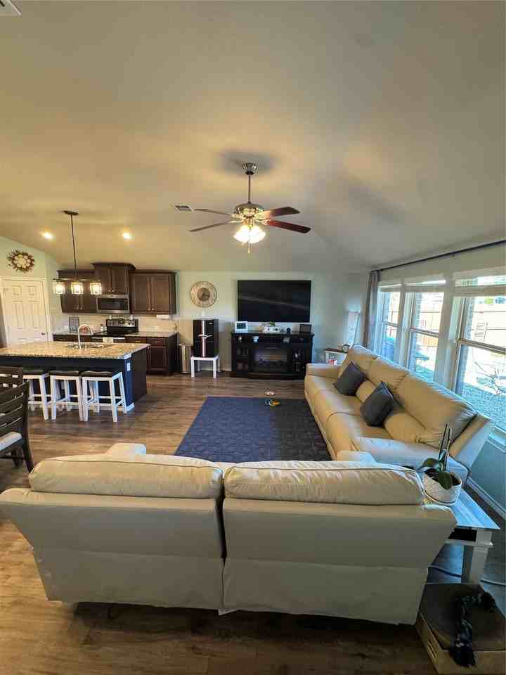 4101 Bridle Path Ln - Photo 3 of 19