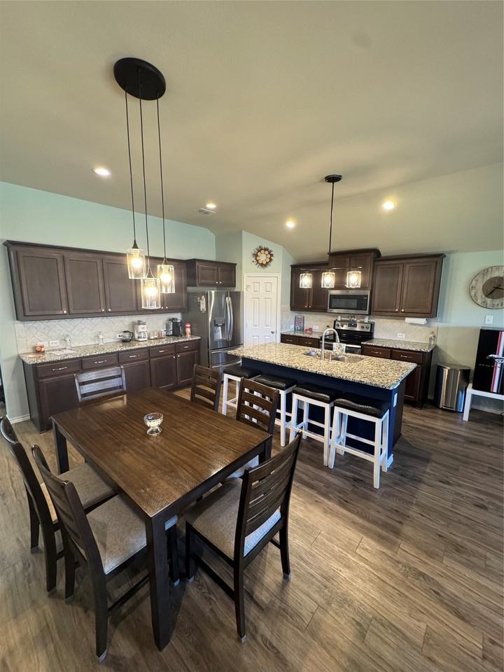 4101 Bridle Path Ln - Photo 5 of 19
