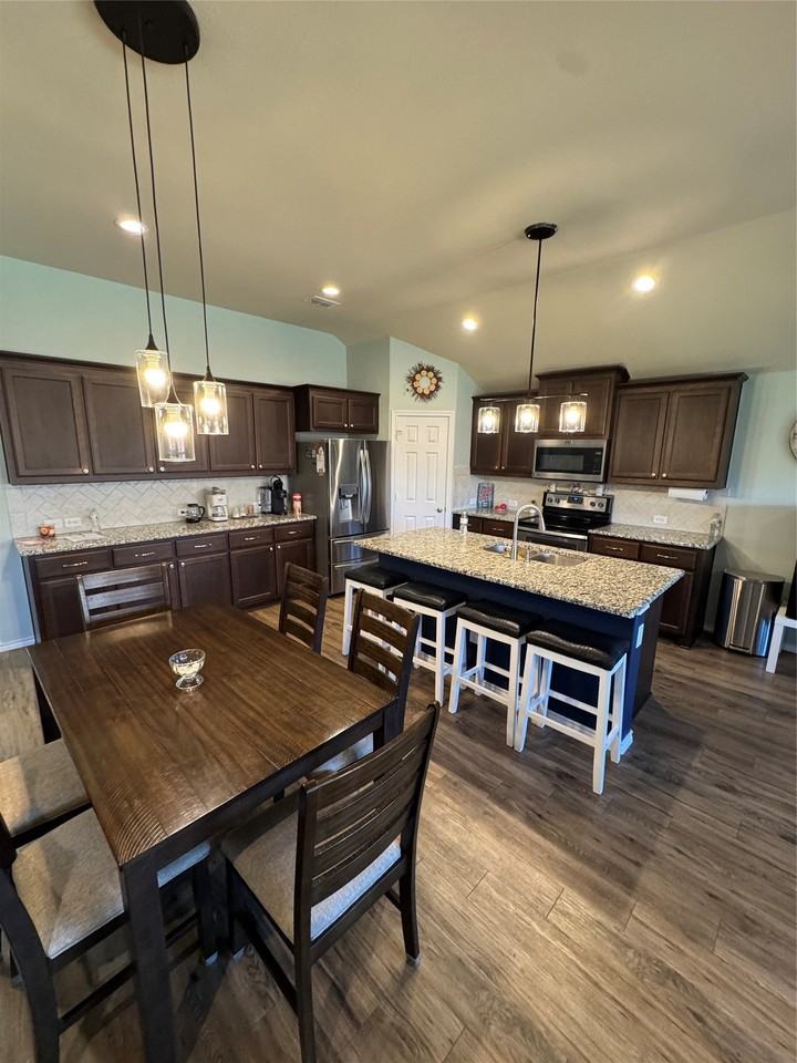 4101 Bridle Path Ln - Photo 6 of 19