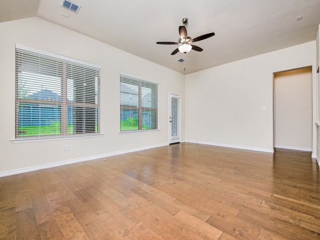 7024 Mapleshade Way - Photo 4 of 32