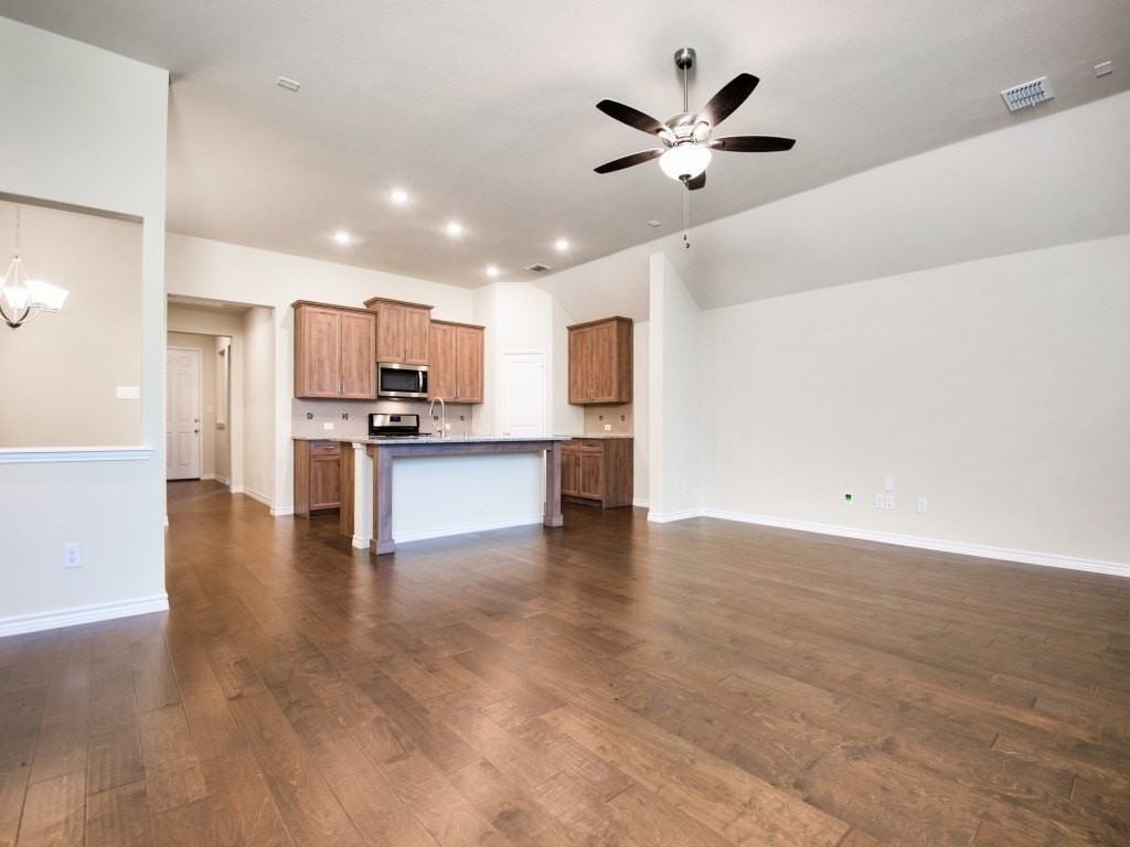 7024 Mapleshade Way - Photo 7 of 32