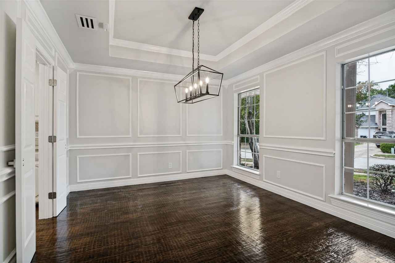 2641 Windswept Ln - Photo 6 of 40