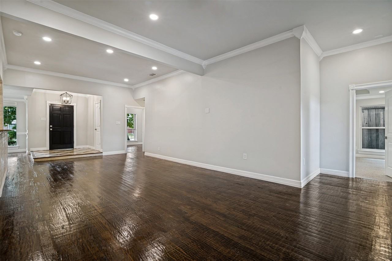2641 Windswept Ln - Photo 7 of 40