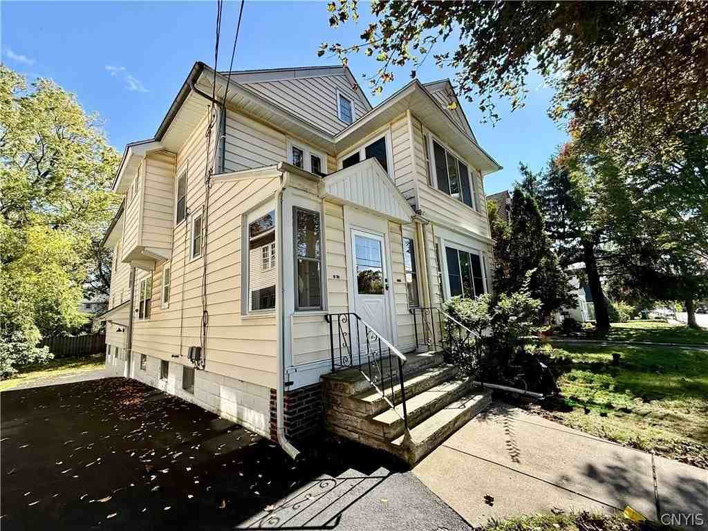 1205 Lancaster Ave - Photo 3 of 27