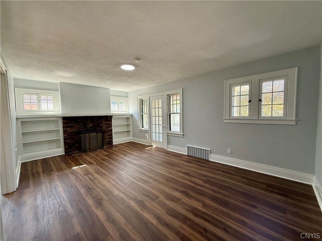 1205 Lancaster Ave - Photo 7 of 27