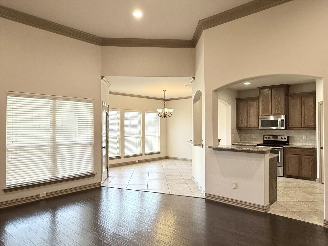 418 Spyglass Dr - Photo 6 of 33