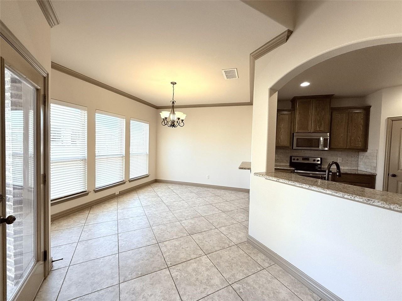 418 Spyglass Dr - Photo 7 of 33