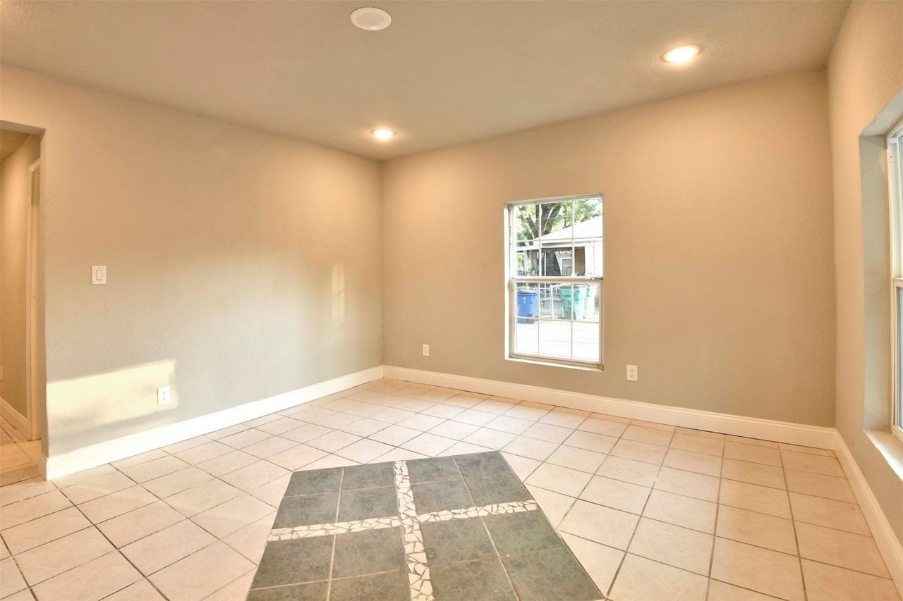 814 N Kentucky St - Photo 3 of 13