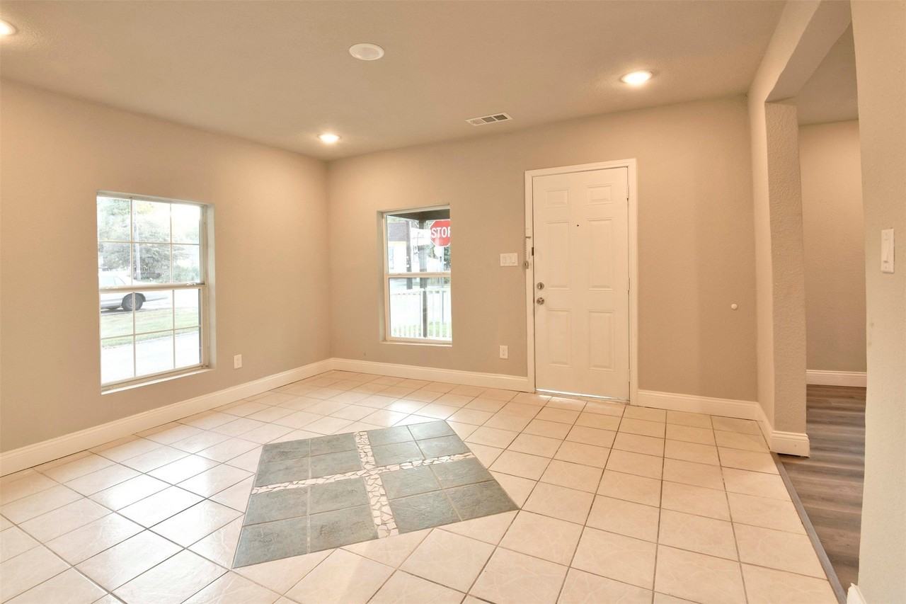 814 N Kentucky St - Photo 4 of 13