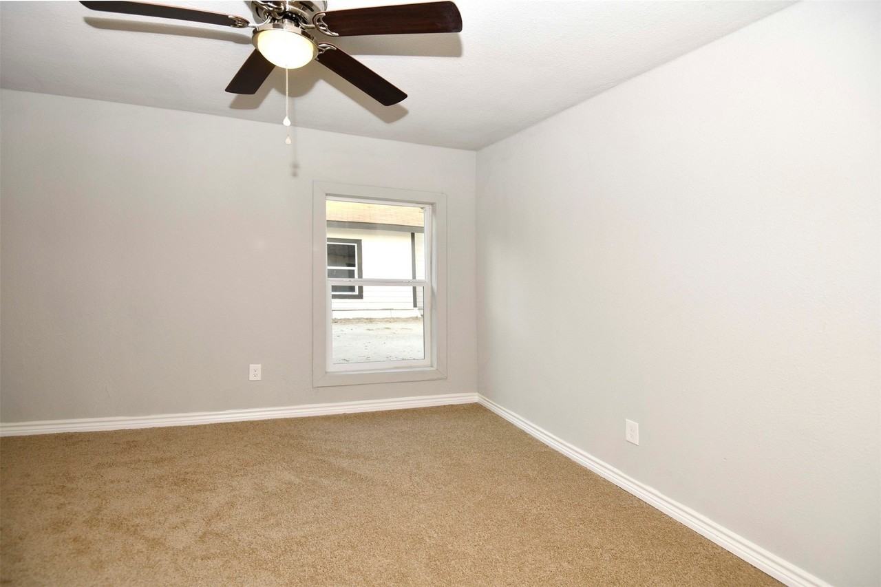 814 N Kentucky St - Photo 7 of 13