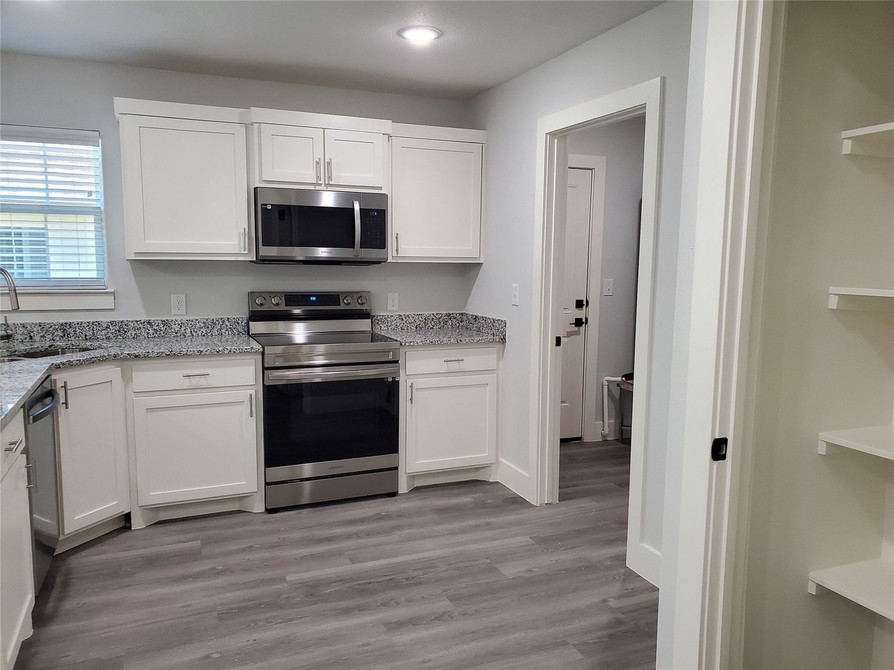 612 E 3rd St #B - Photo 2 of 12