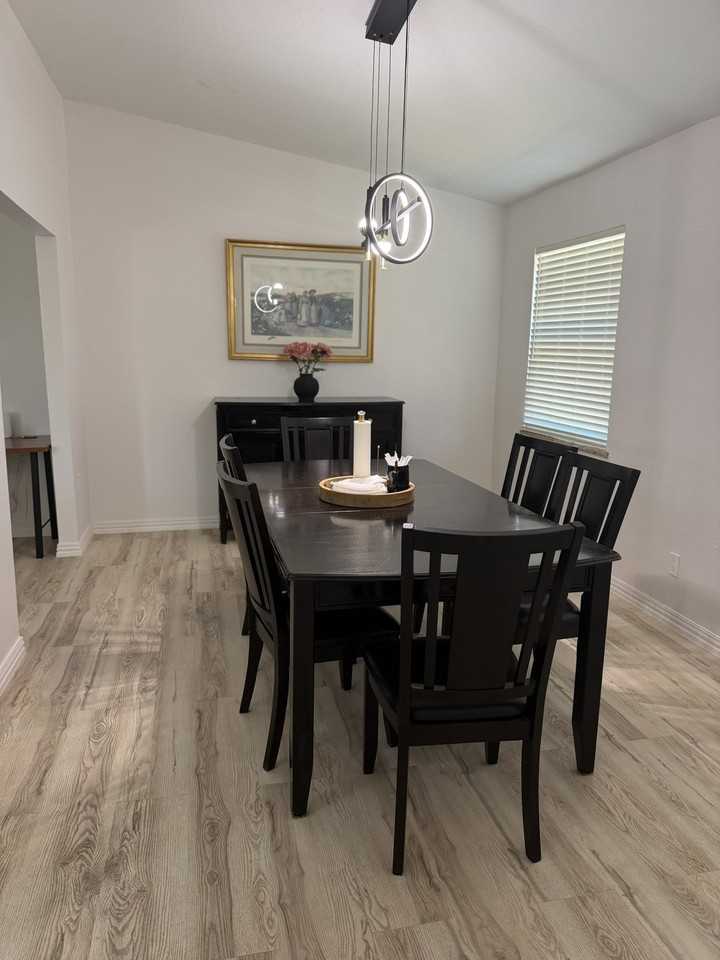 3932 Sun Valley Ct - Photo 3 of 15