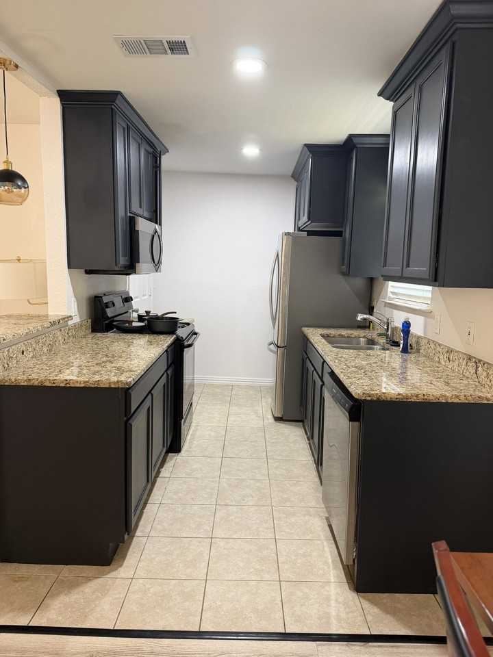 3932 Sun Valley Ct - Photo 5 of 15