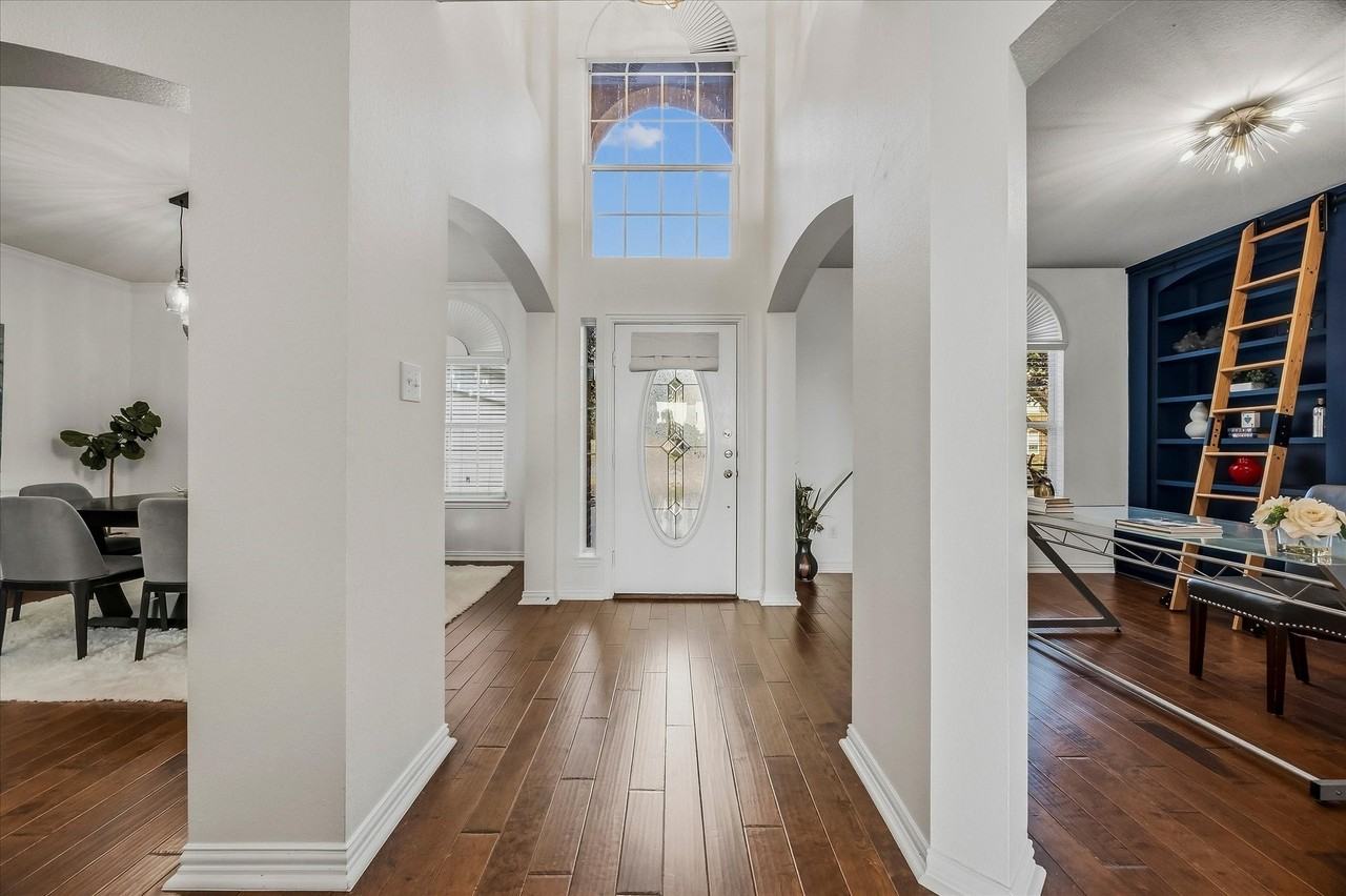 4102 Stone Haven Dr - Photo 3 of 39