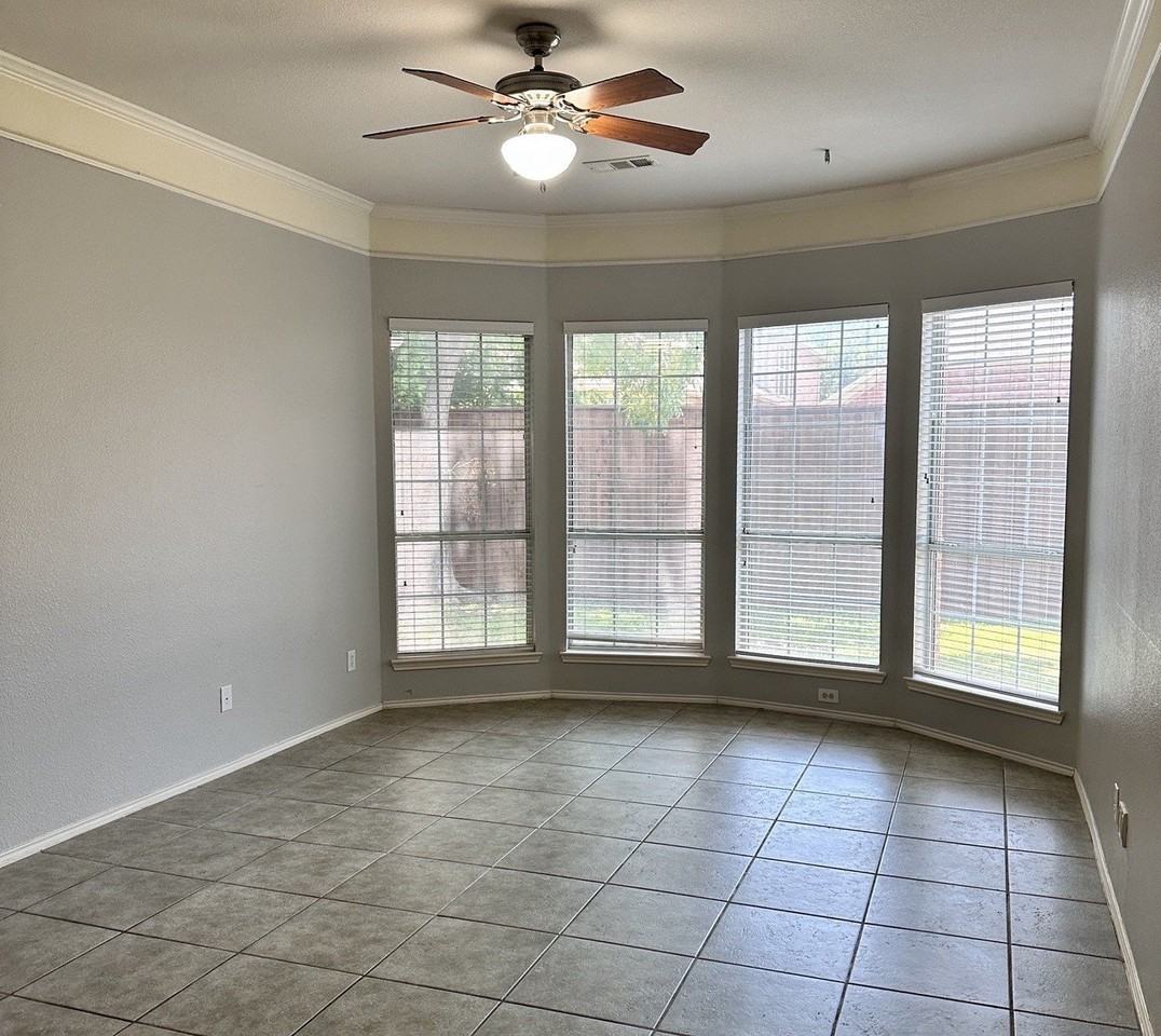 2428 Pheasant Dr - Photo 5 of 6