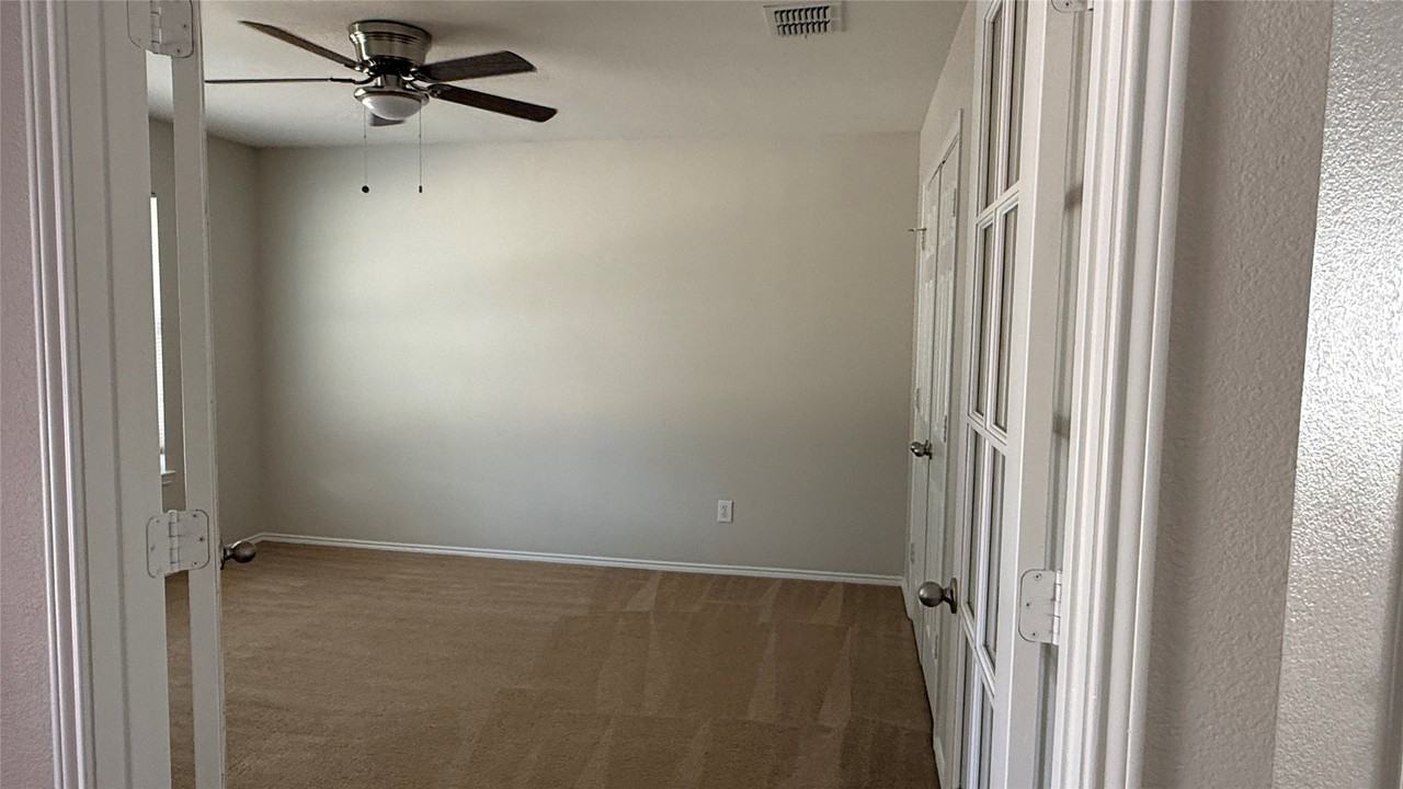 12540 Foxpaw Trl - Photo 2 of 11