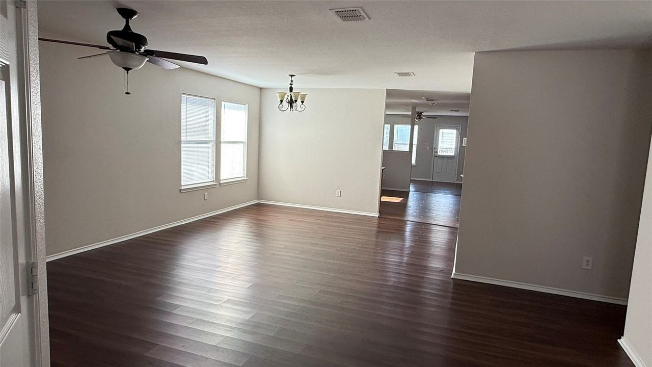 12540 Foxpaw Trl - Photo 3 of 11