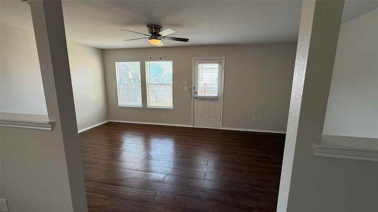 12540 Foxpaw Trl - Photo 5 of 11
