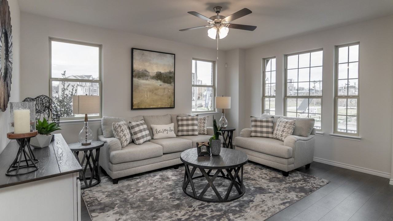 2240 Lasso Ct - Photo 2 of 11
