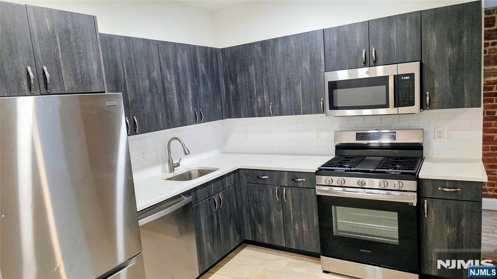 292 Stuyvesant Ave ##290