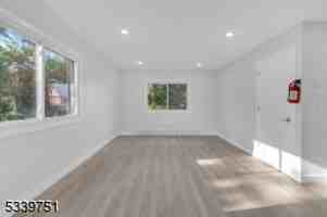 featured image of 557 S Broad St Apt B6