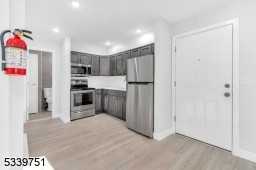 557 S Broad St Apt B6 - Photo 2 of 9