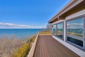 featured image of 2 Dolphin Way